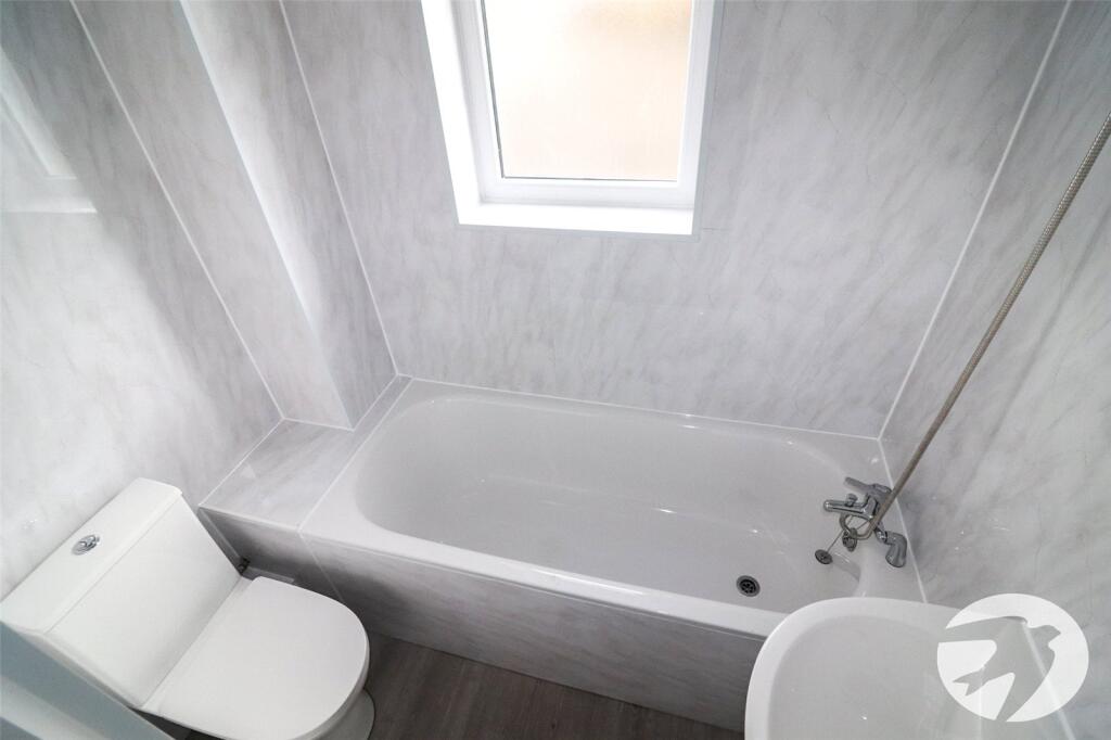 Apartment in Dartford - View 5