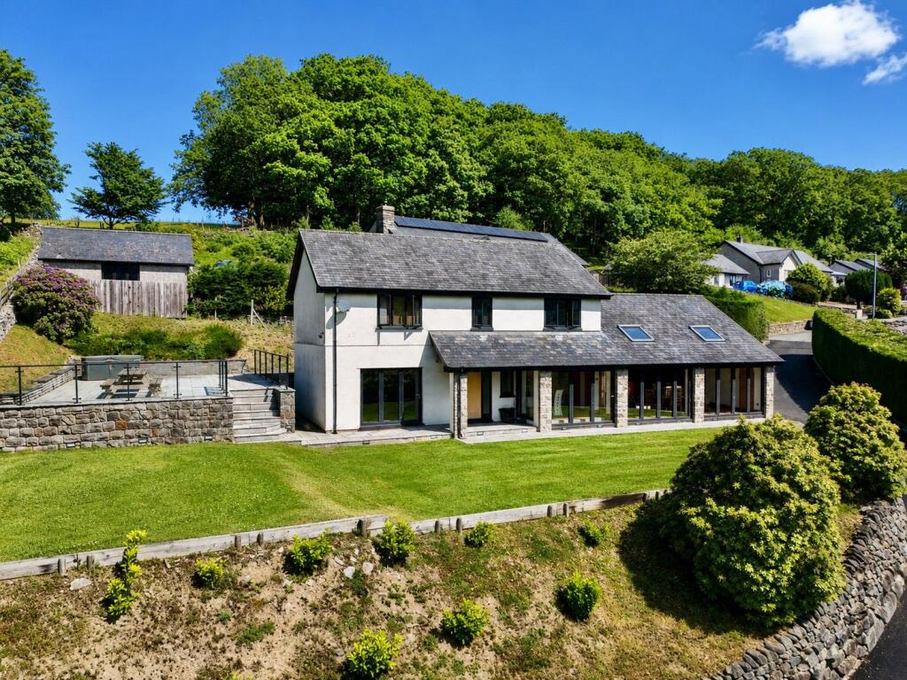Main image of property: 7 Garreg Feurig, Dolgellau, LL40 2YA