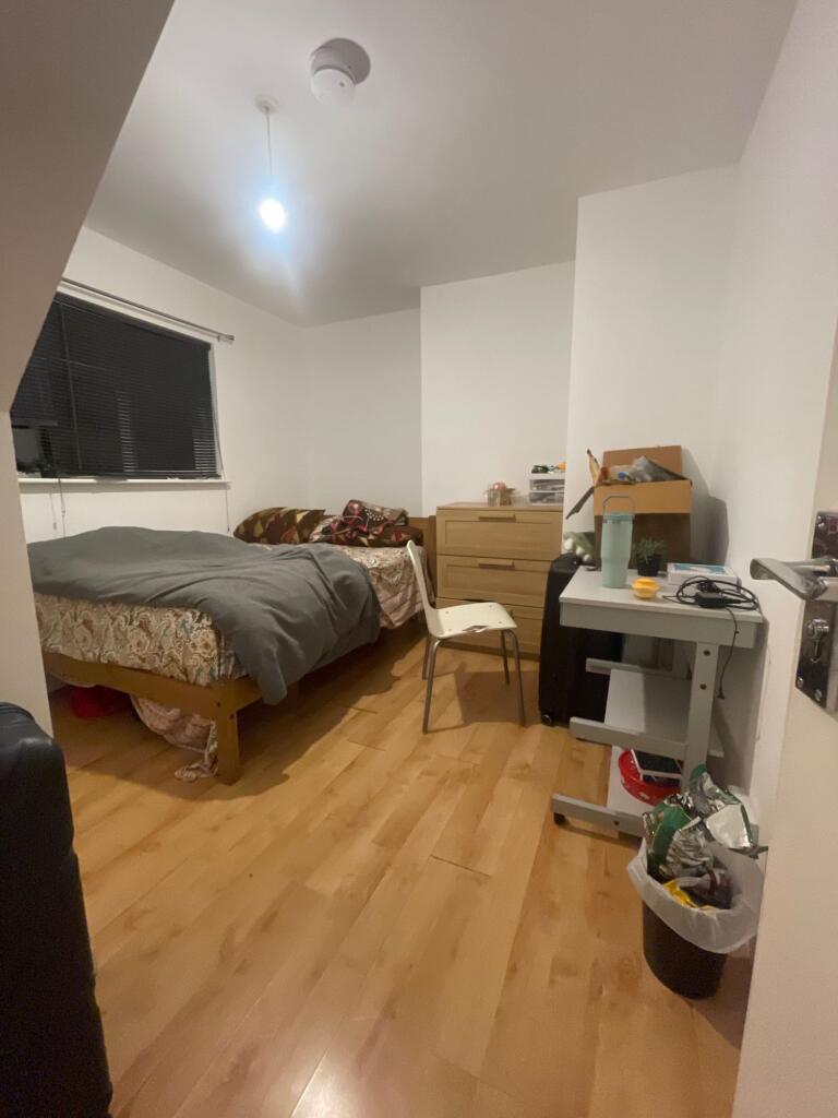 6 bedroom house for rent