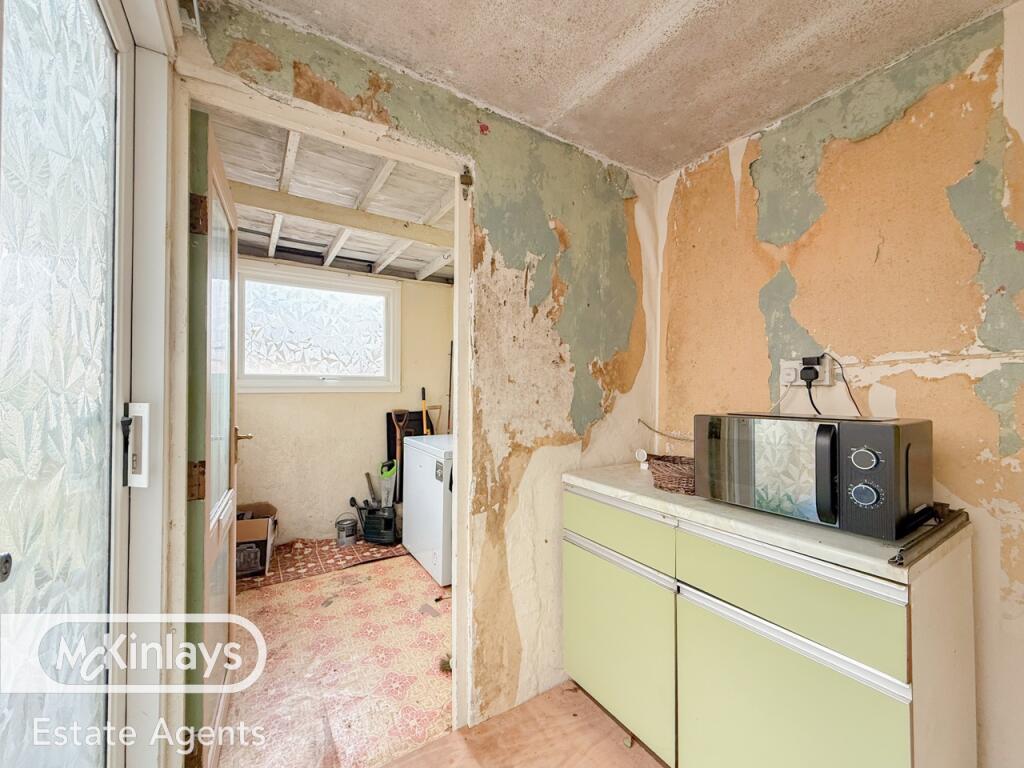 3 bedroom terrace, Cheddon Road. Taunton photo 4