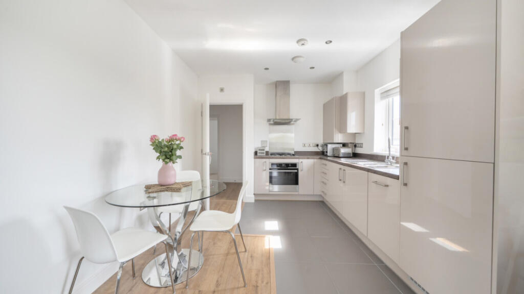 Apartment in London - More