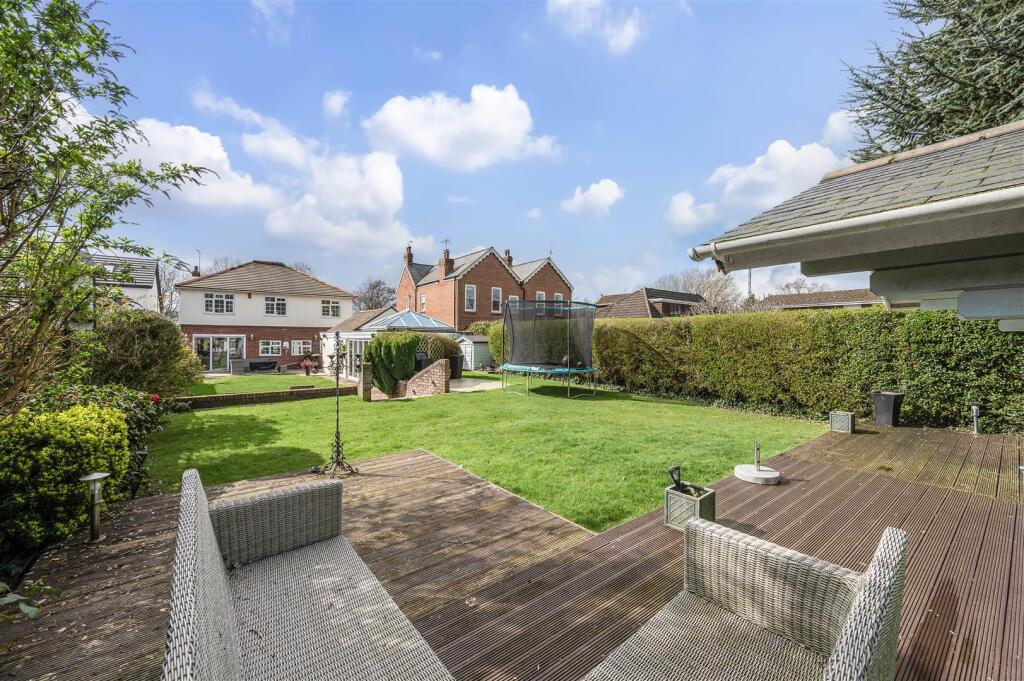 Hambledon Road, Waterlooville photo 2