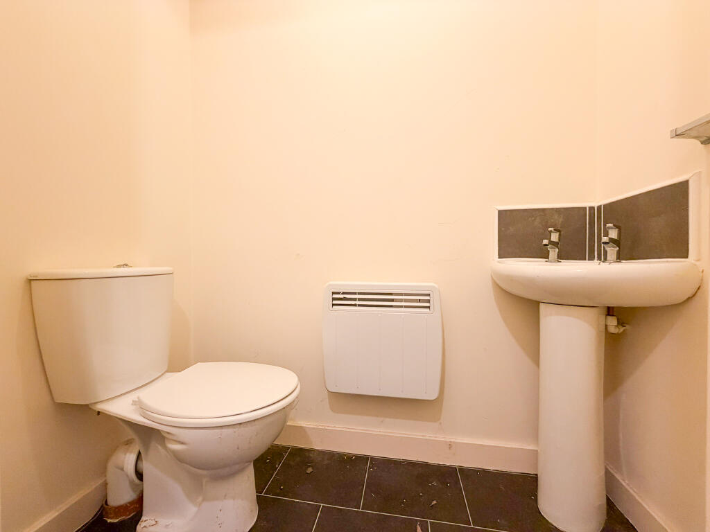 House in Tameside, Greater Manchester - View 4