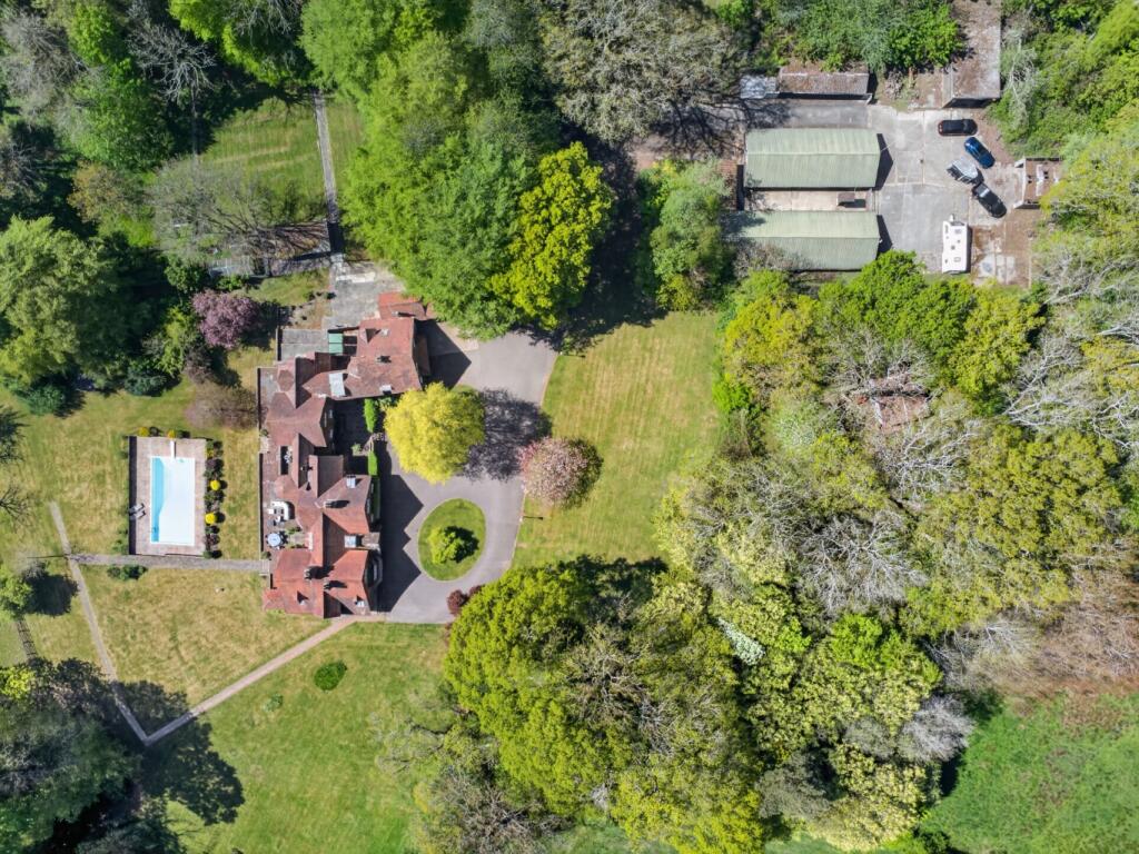 House in Bradfield, West Berkshire - More