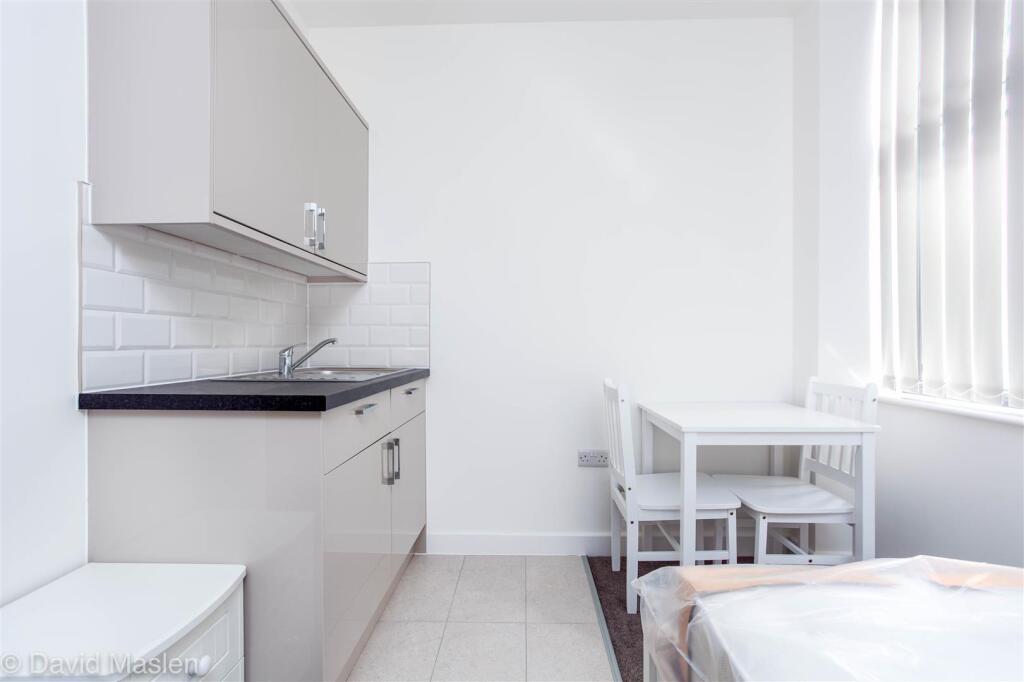 Studio flat for rent