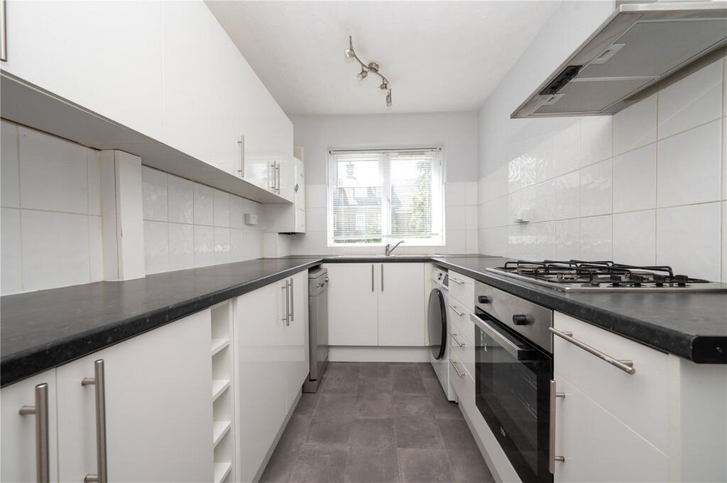 Apartment in St Albans - View 4