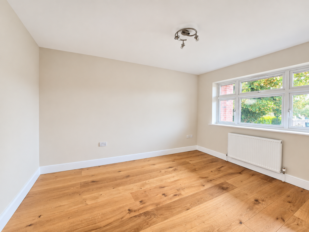 House in Twickenham - More