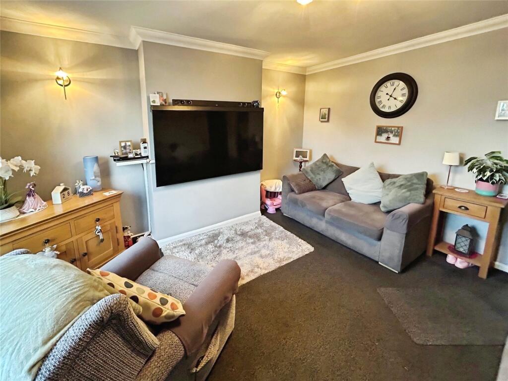 Rownall Road, Meir, Stoke On Trent, Staffordshire, ST3 photo 2