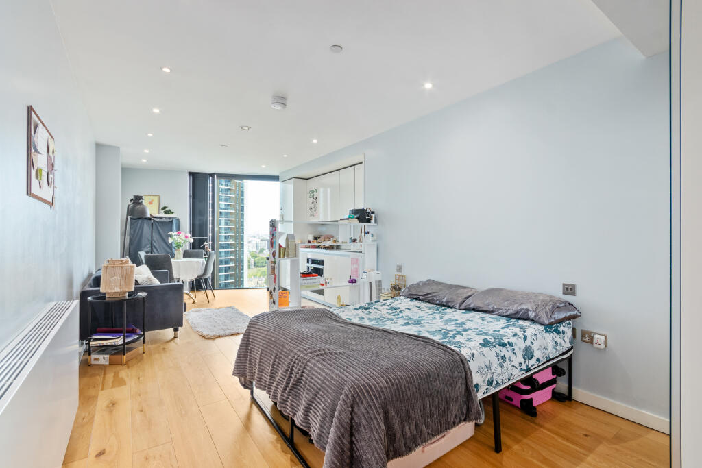 Apartment in London - View 5