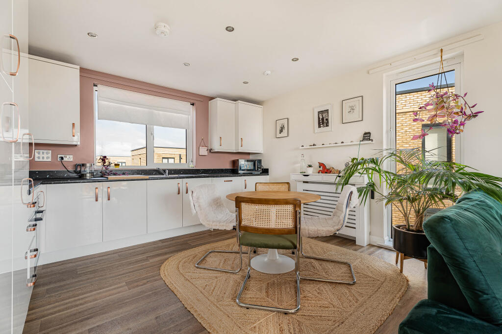 Apartment in Cambridge - View 3