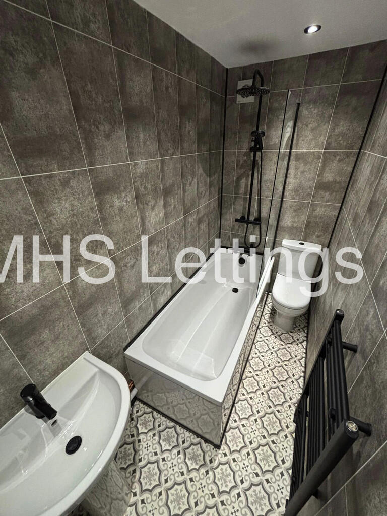 6 bedroom terraced house for rent