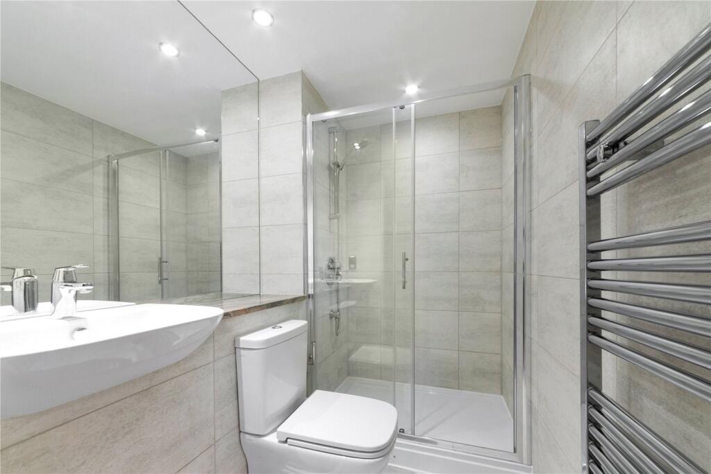 Apartment in London - View 5