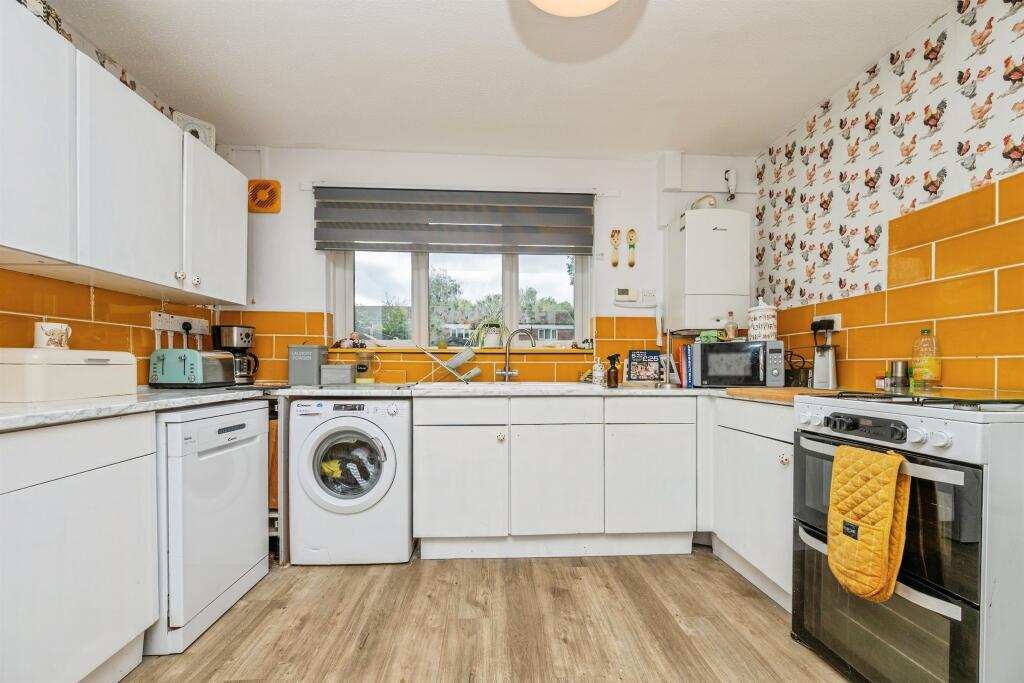 Ibstock Close, Redditch photo 3
