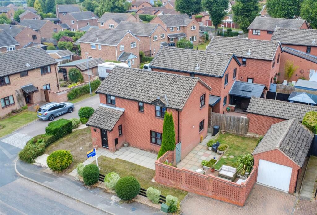 4-bedroom-detached-house-for-sale-in-beverley-drive-kimberley-ng16