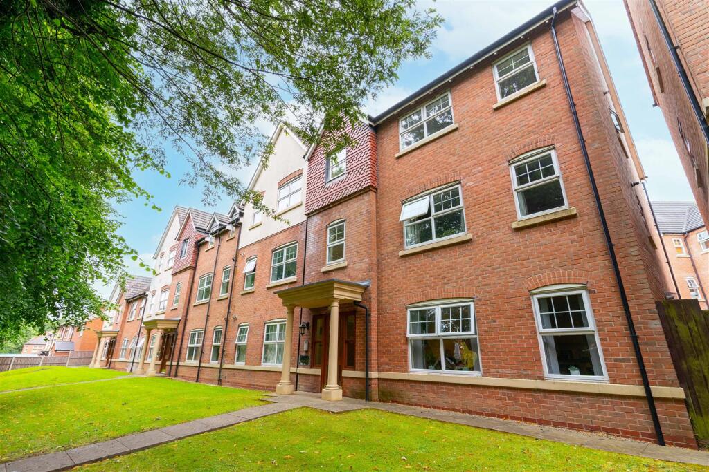 Apartment in Birmingham, West Midlands - View 2