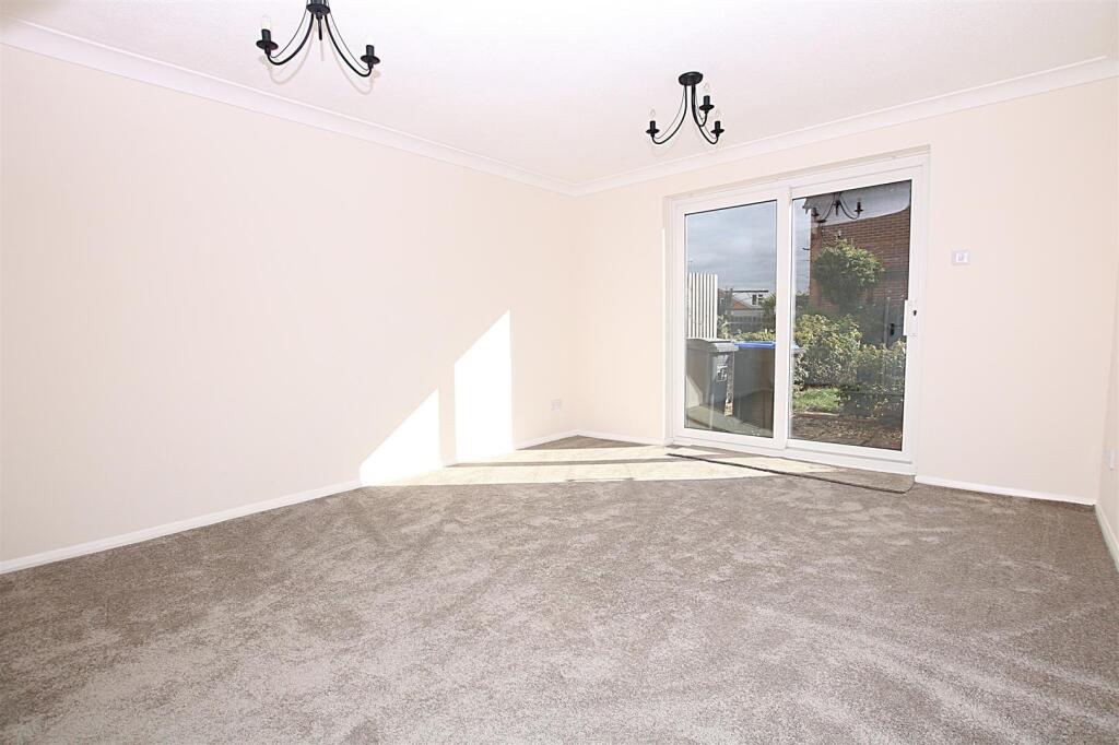 House in Northampton, Duston - View 4