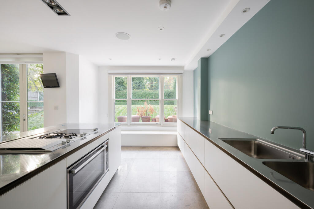 Daleham Gardens, London, NW3 photo 4