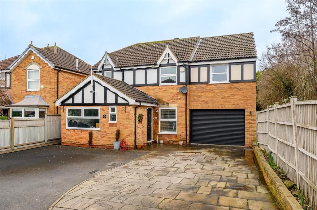 Main image of property: Wellesley Close, Clifton Moor, York, YO30 4YA
