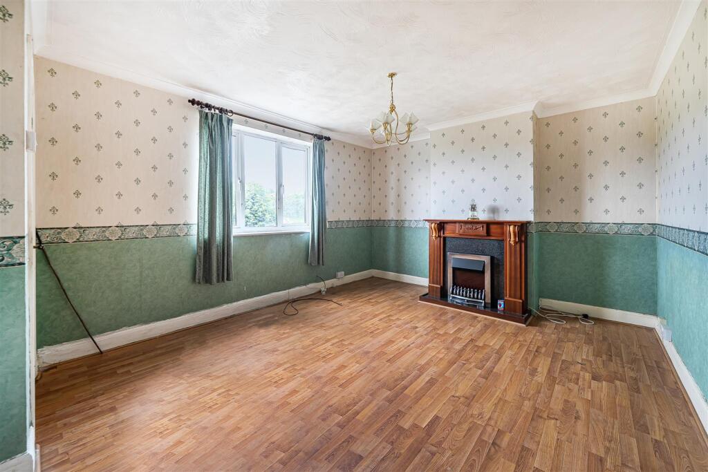 Showsley Road, Shutlanger, NN12 - View 3
