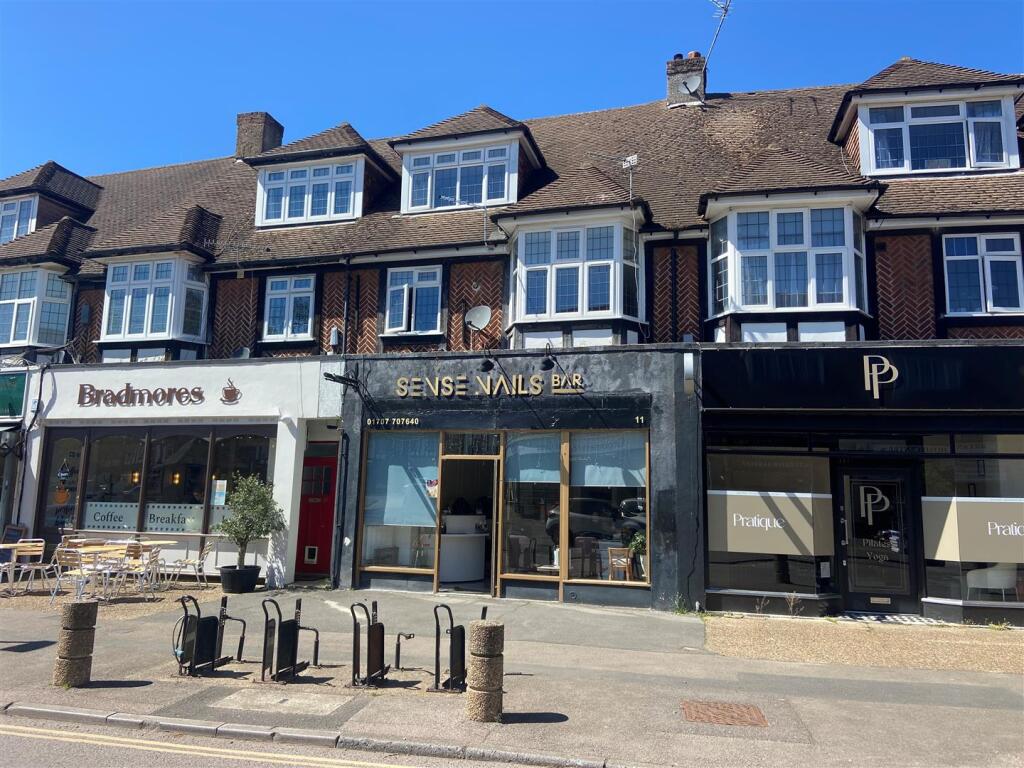 Apartment in Welwyn Hatfield, Hawkshead Farm, North Mymms - More