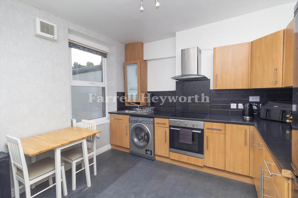 House in Lancaster - View 5