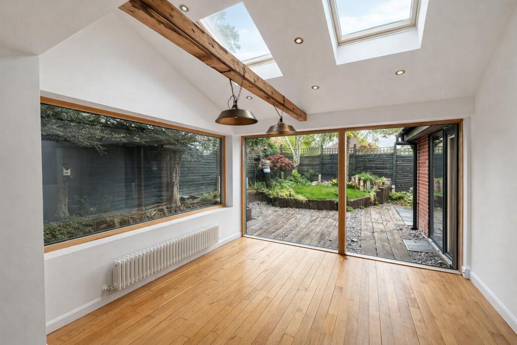 Main image of property: Hurst Park Road, Twyford, Reading, Berkshire, RG10