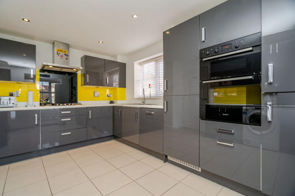 Coleman Road Newton Leys, Milton Keynes, MK3 photo 3