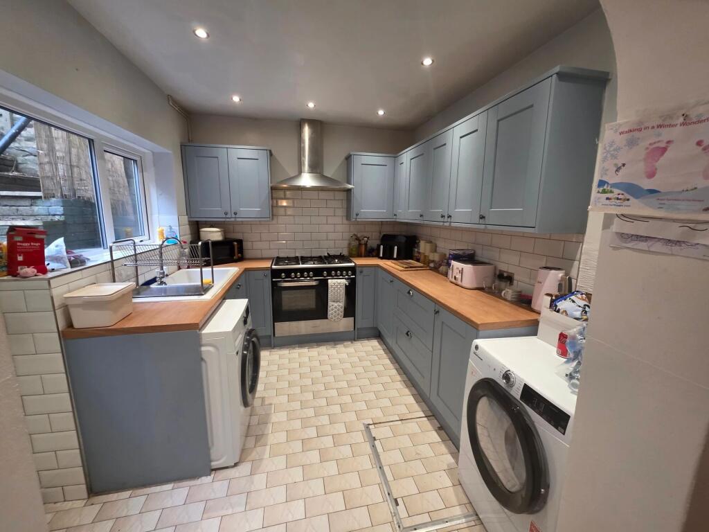 House in Cardiff, Tylorstown - View 5