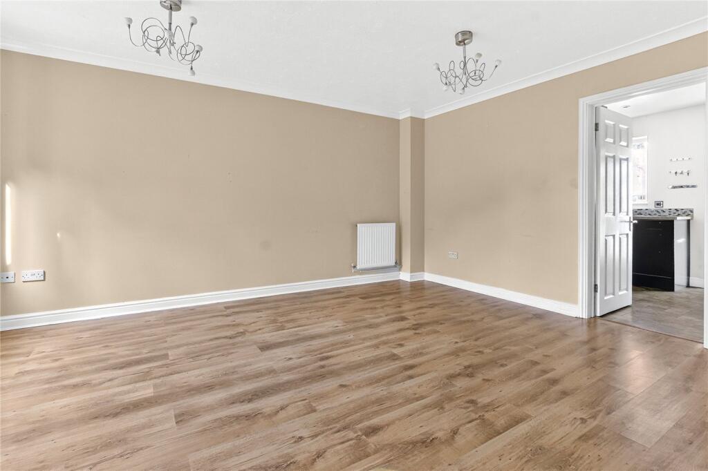 House in Binfield, Temple Park - More