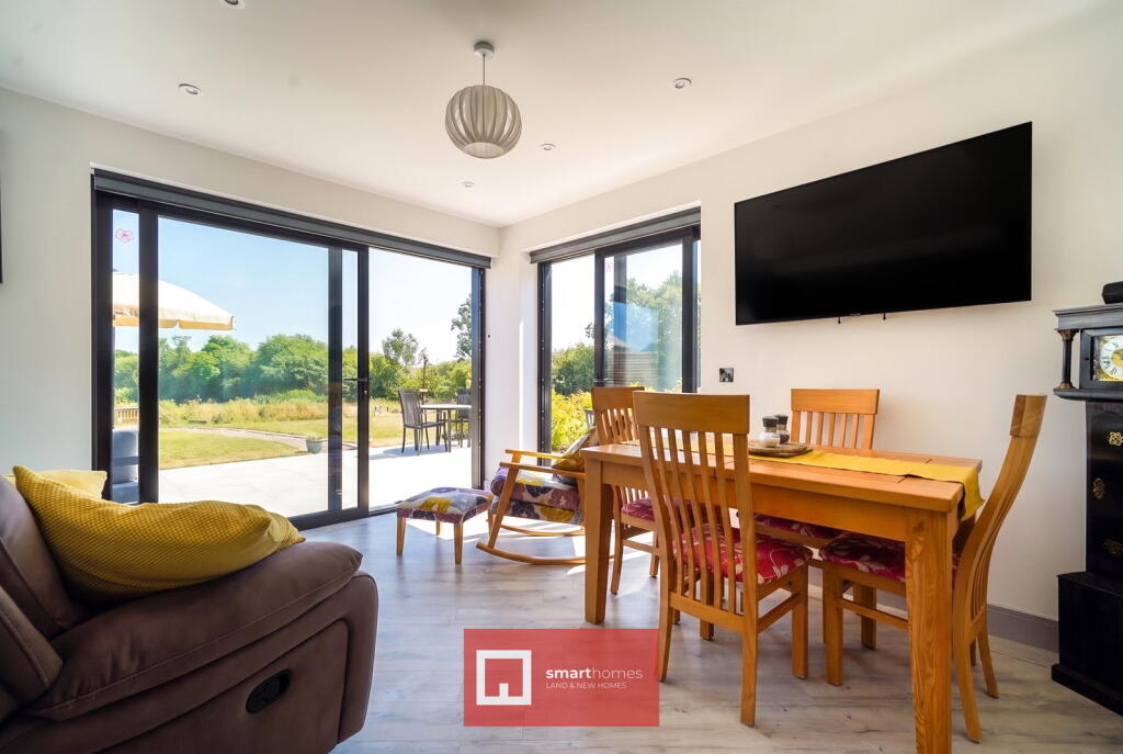 Main image of property: 2 Green Gate Barns, Salter Street, Earlswood, Solihull, B94 6DE