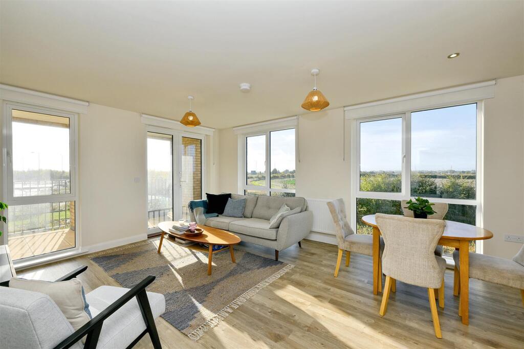 Apartment in South Cambridgeshire, South Trumpington - View 5