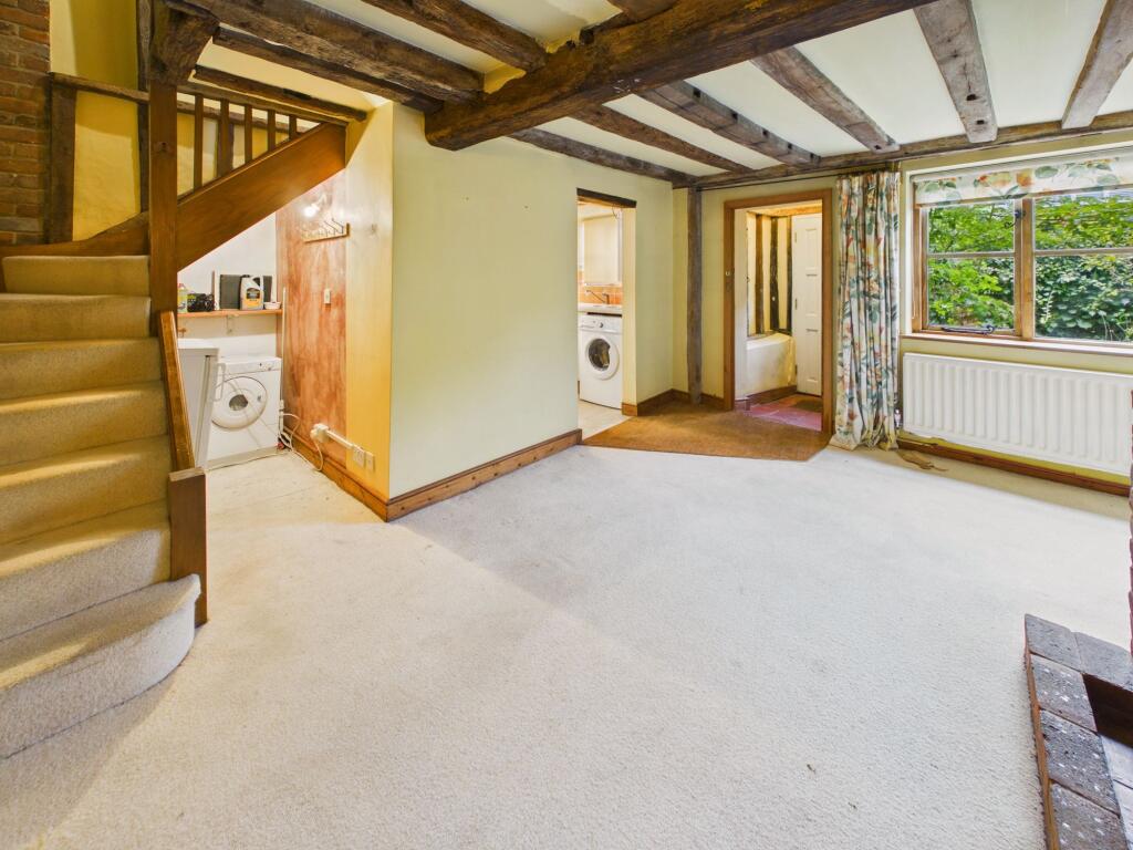 House in Wealden, Mayfield and Five Ashes - More