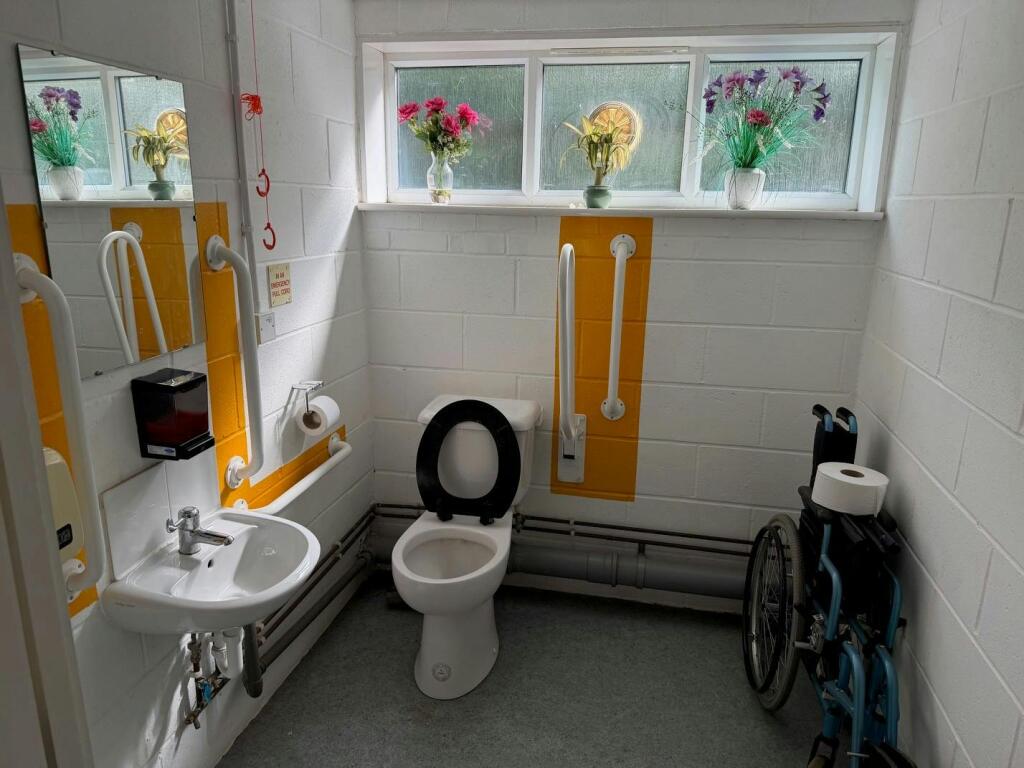 Disabled wc.jpg