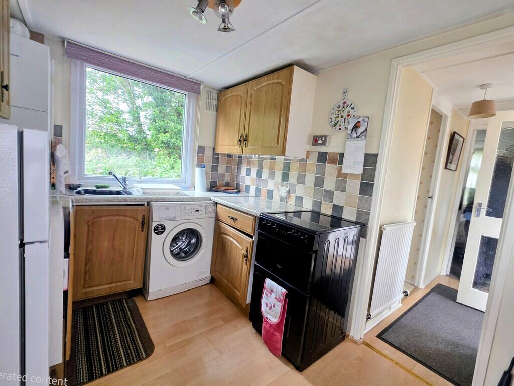 House in Gloucester - View 4