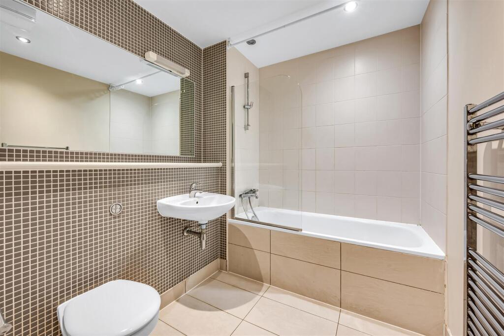 Apartment in London - View 5