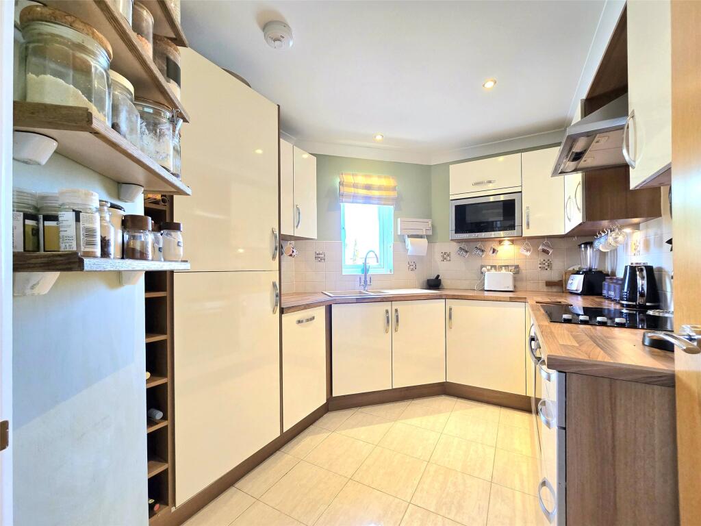 19, Molesworth Way photo 3