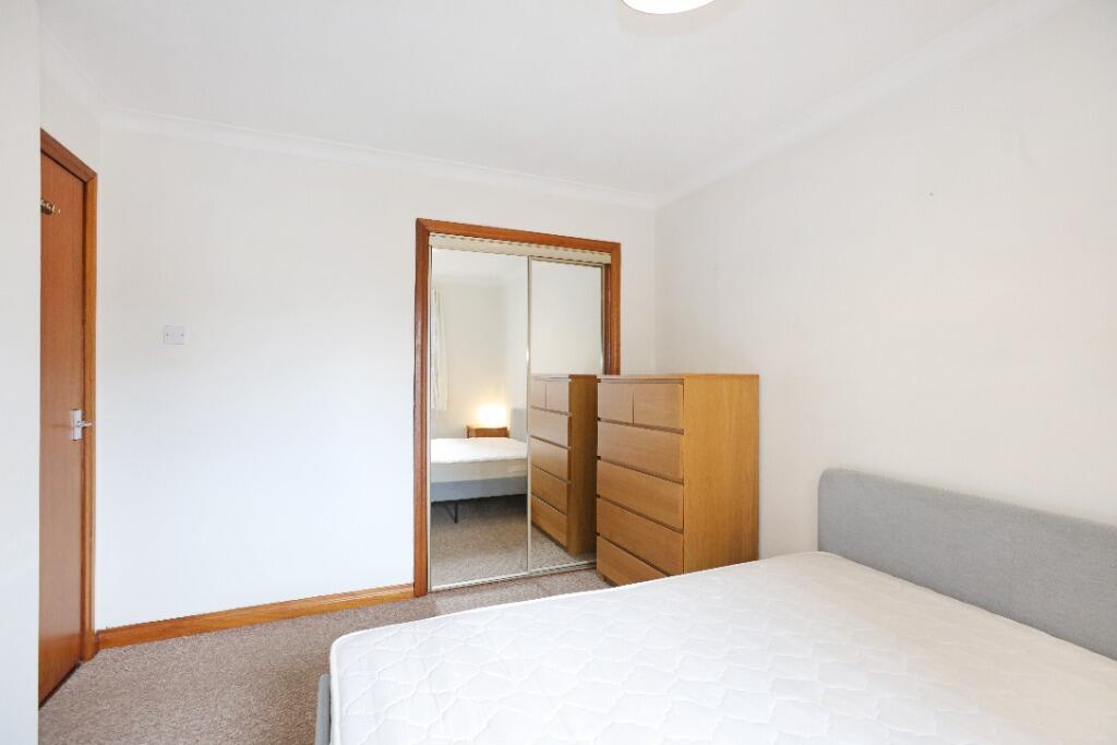 Apartment in Edinburgh - View 4