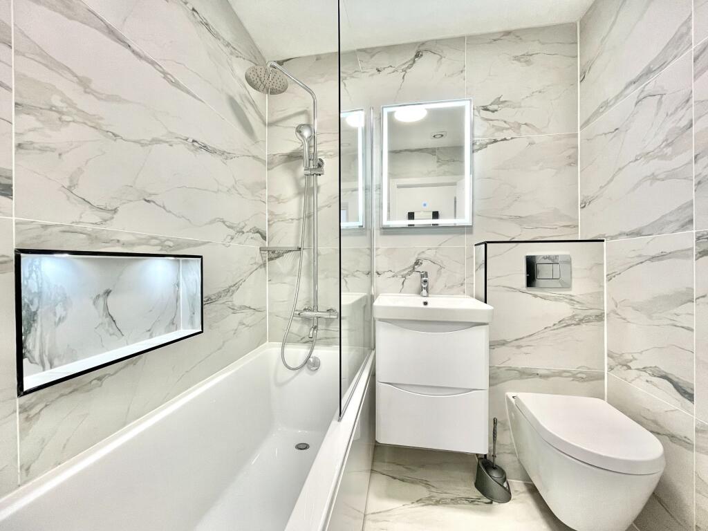 Apartment in London - View 5
