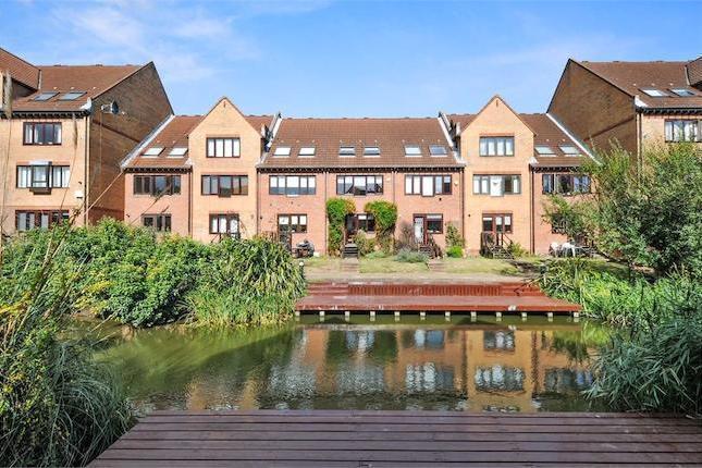 Main image of property: Leerdam Drive, London, E14