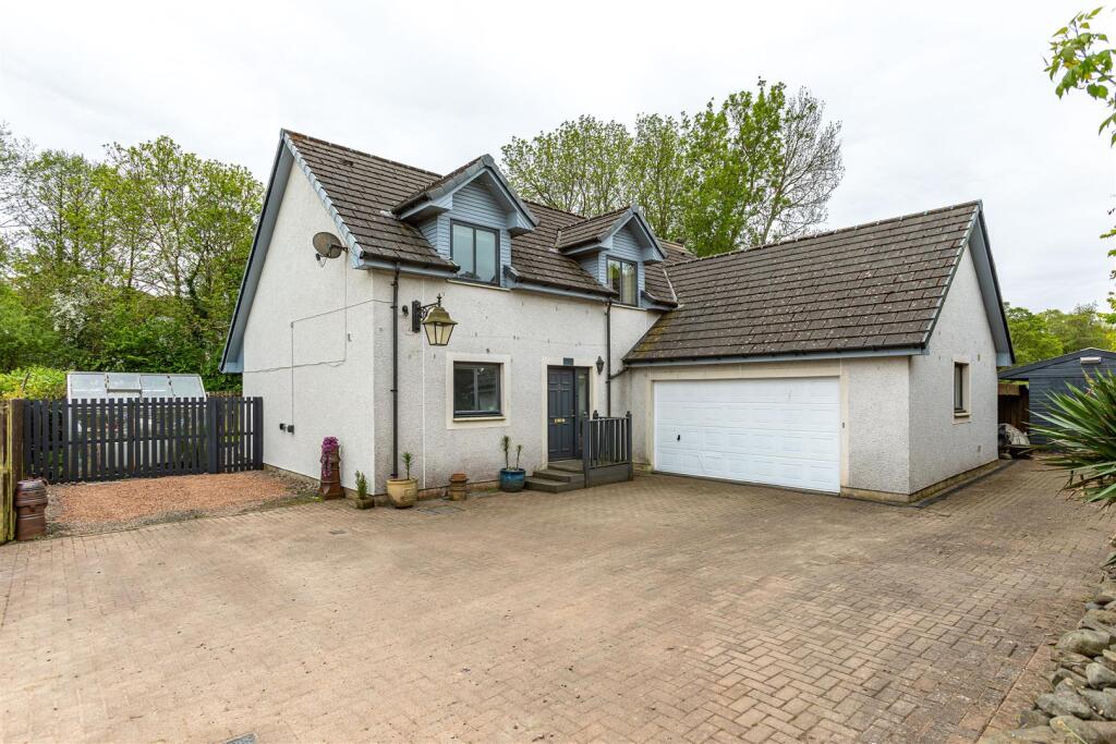 Main image of property: 2 Woodend West, Ettrickbridge, Selkirk