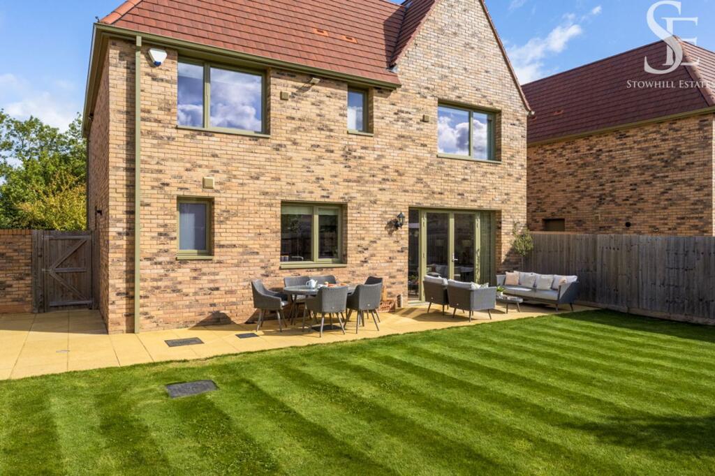 House in Oxford, Barton Park, Oxfordshire - View 4
