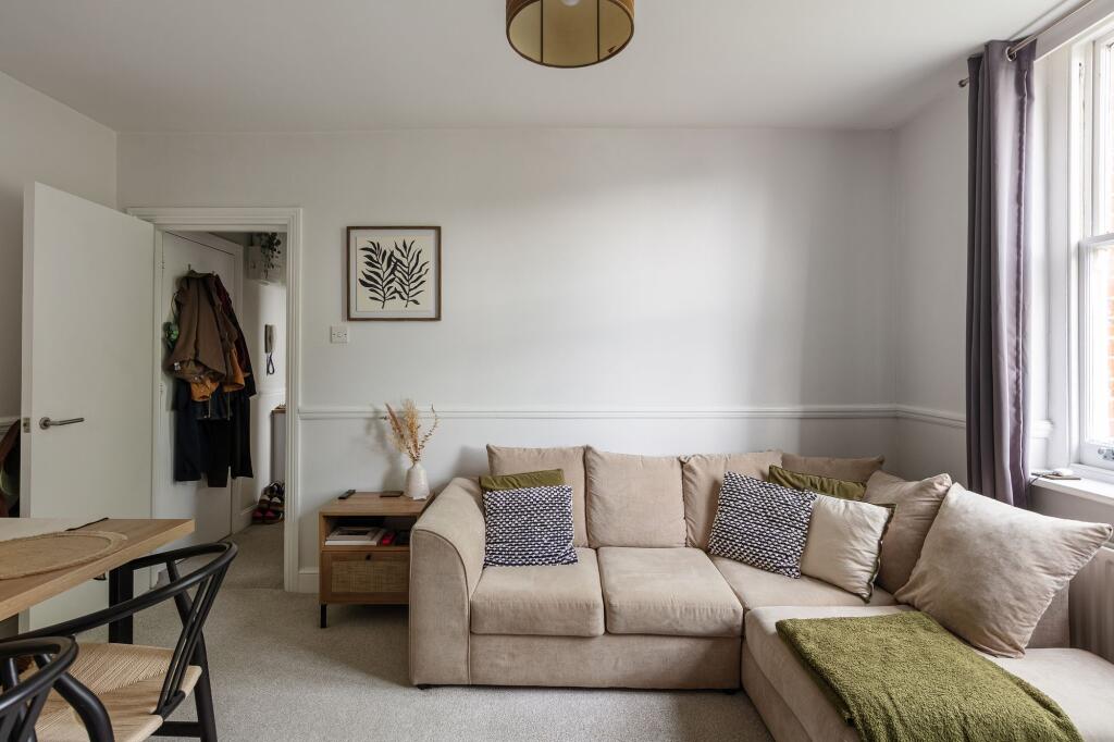 Apartment in London - View 5