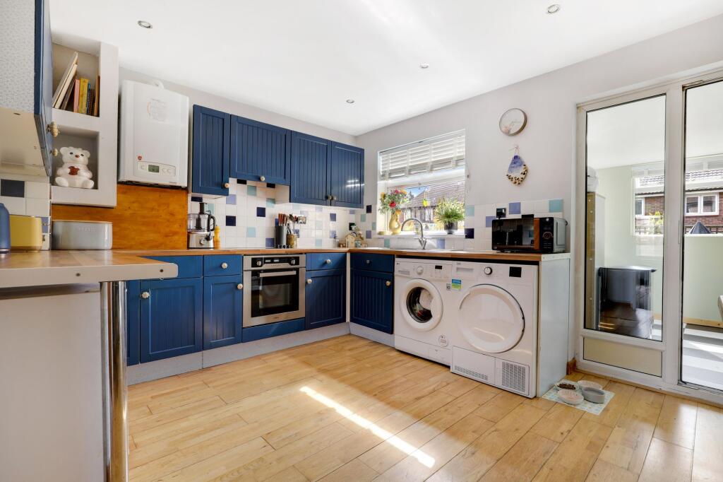 House in Gedling, St. Albans - View 2