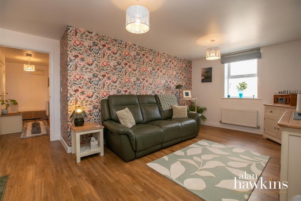 Apartment in Swindon - More