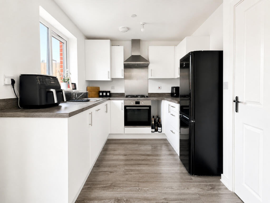 Ffordd Llanbedr, Pontyclun, CF72 - View 3