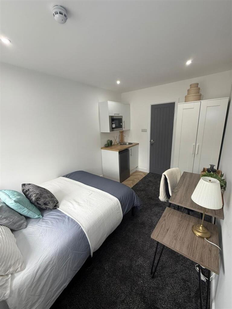 1 bedroom house share for rent