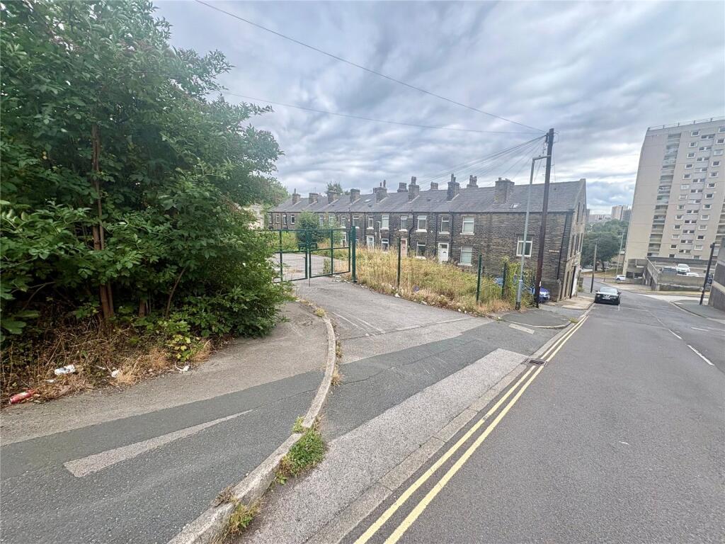 Range Lane, Halifax, West Yorkshire, HX3 - View 4