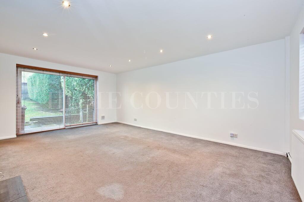 Chace Avenue, Potters Bar, EN6 photo 2