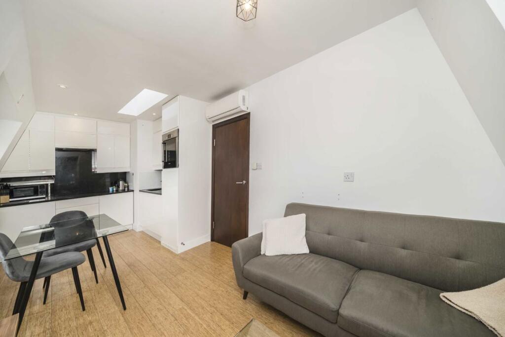 4 bedroom flat for rent