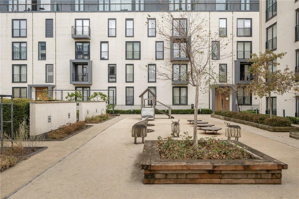 Apartment in Bath, East Twerton - View 4